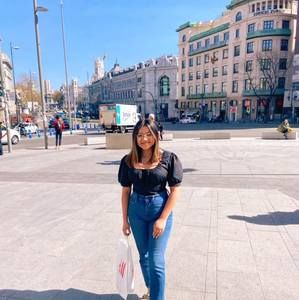 Meet your Posher, Esmeralda